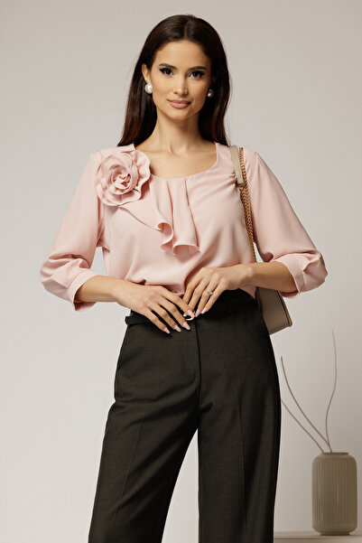 DyFashion Bluza roz din triplu voal cu floare si volanas la bust