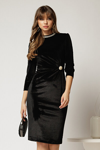DyFashion Rochie DY Fashion neagra din catifea cu perle la guler si brosa ele...