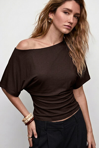 VODENS Καφέ Ασύμμετρη Μπλούζα με Μανίκια Νυχτερίδα από 97% Βαμβάκι