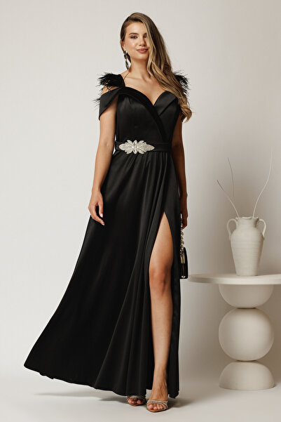 DyFashion Rochie lunga neagra din tafta cu accesoriu in talie si pene la umeri