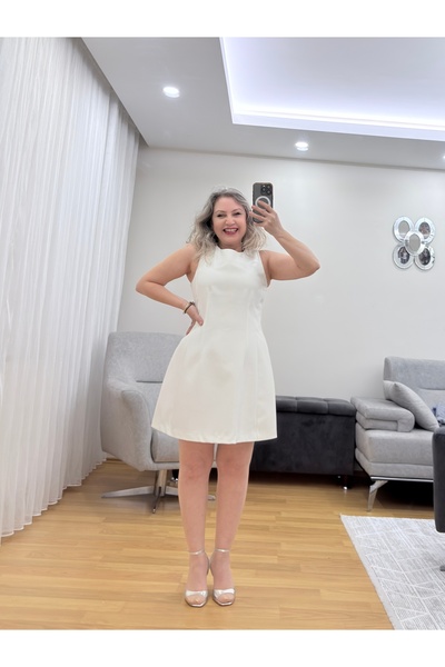 Yuvarlak Yaka Kolsuz Mini Elbise