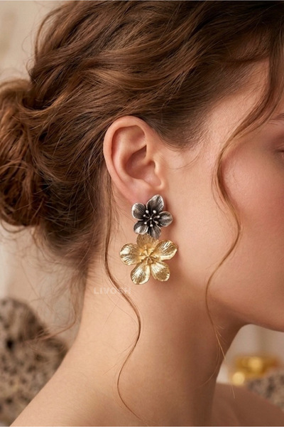 LIVOSH Mineli Spring Flower Antique Gold Detail Earrings