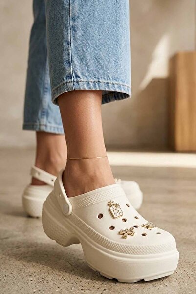 Kinetix Γυναικεία λευκά πέδιλα και παντόφλες με ψηλή πλατφόρμα και λεπτομέρει...