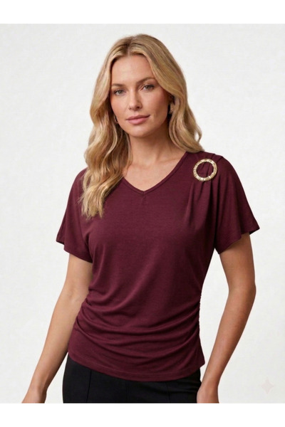 Moda Lounge Γυναικεία μπλούζα με λεπτομέρεια αγκράφα σε σχήμα V, κοντό μανίκι...