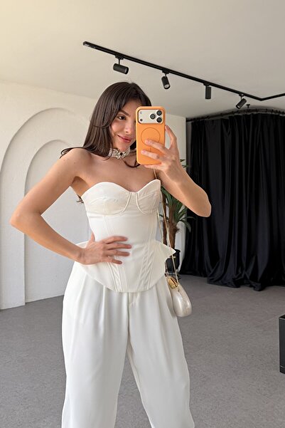 Gizem Ecemiş Misu Beyaz Straplez Saten Büstiyer