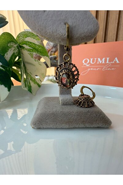 QUMLA ETNİK DESEN ZULTANİT TAŞLI SALLANTILI BRONZ KÜPE ( BOY 3.3 CM )