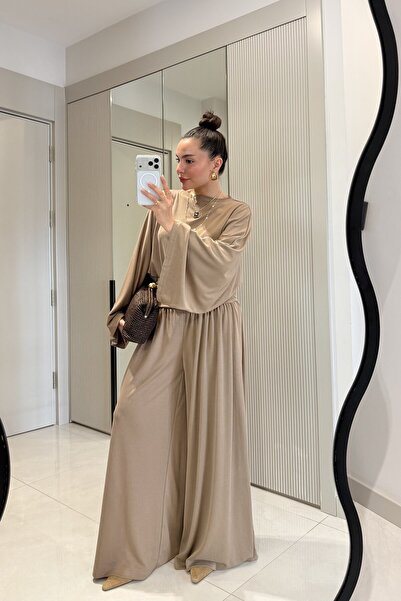 Gizem Ecemiş طقم باريسي مكون من قطعتين بتصميم كاميل بيل درابيلي