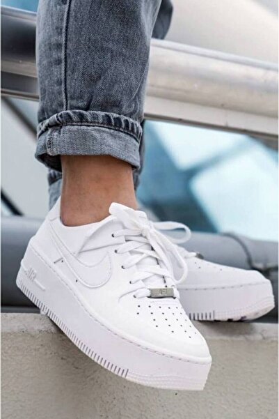 Nike Γυναικεία αθλητικά παπούτσια Air Force 1 Sage Low White Platform Sole