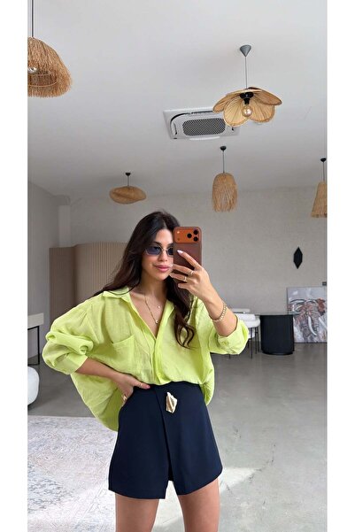 Buket Teke Σκούρο μπλε υφασμάτινη φούστα σορτς με χρυσά αξεσουάρ και κουμπώματα