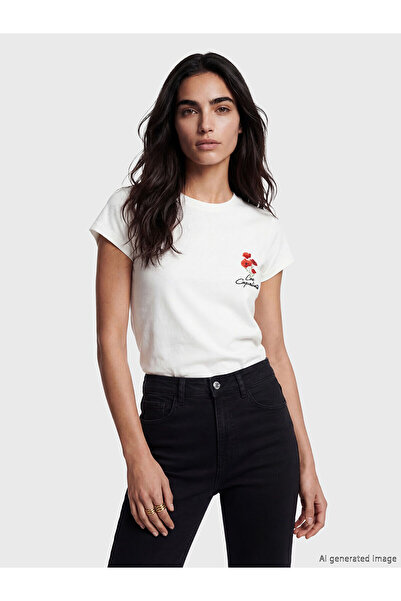 LC Waikiki NEVAVM Farkıyla LCW Vision Ecru γυναικείο μπλουζάκι με οβάλ λαιμόκ...