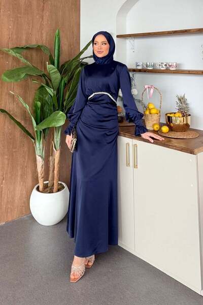 Hazamoda Note: Stone-Embellished Evening Dress in Navy Blue