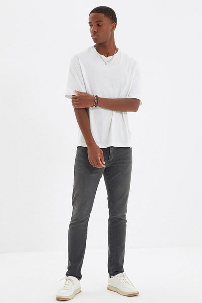 Trendyol Collection Graue Slim-Fit-Jeans aus dehnbarem Stoff TMNAW22JE0210