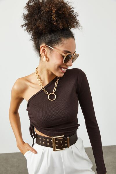 XHAN Γυναικεία καφέ μπλούζα με One Shoulder Gathered Camisole 2KZK2-12060-18