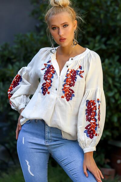 Chiccy Women's White Ivy Embroidery Detailed Patch Button Balloon Sleeve Woven Blouse M10010200BL94858