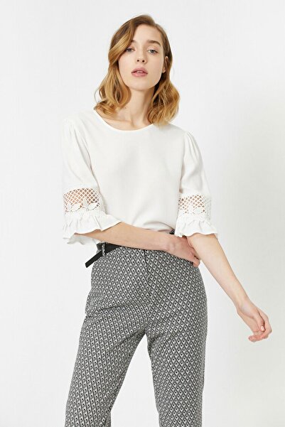 Koton Дамска блуза с кръгло деколте и ръкави в цвят екрю с детайли