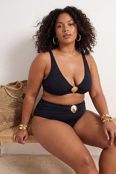 Trendyol Curve Black Plus Size Bikini Top with Shell Accessories Tbbss26Ct00005
