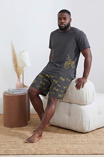 Συλλογή Trendyol Σετ πιτζάμες Anthracite Regular Cut Game με τύπωμα 100% Βαμβ...