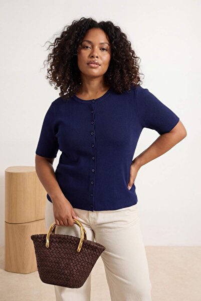 Trendyol Curve Μπλούζα σε μπλε ναυτικό χρώμα με ραφές στο μεσαίο μέρος κοτλέ ...