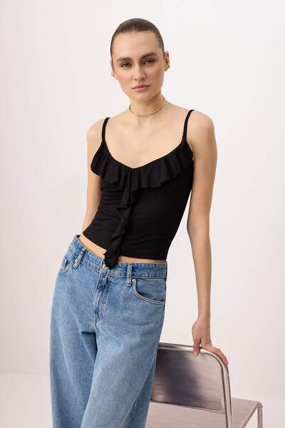 Συλλογή Trendyol Μαύρη πλεκτή μπλούζα με βολάν και τιράντες TWOSS25BZ00601