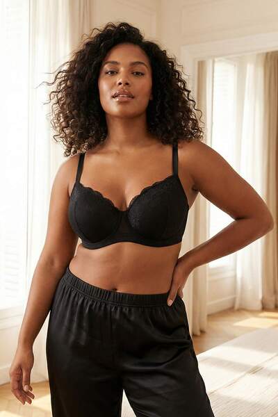 Trendyol Curve Μαύρο Σουτιέν μεγάλου μεγέθους με Δαντέλα σταθερά επιθέματα σφ...