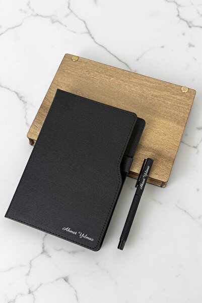 HediyeHanesi Kişiye Özel İsim Baskılı Ahşap Kutulu Ajanda - Not Defteri & Kal...