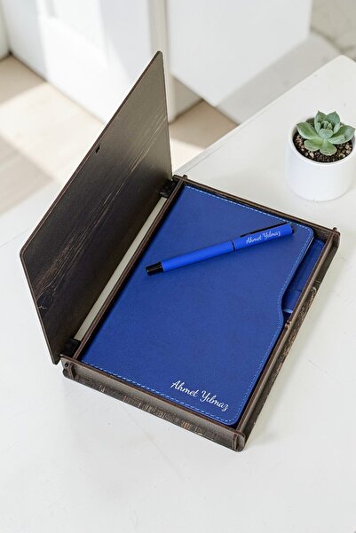 HediyeHanesi Kişiye Özel İsim Baskılı Ahşap Kutulu Ajanda - Not Defteri & Kal...