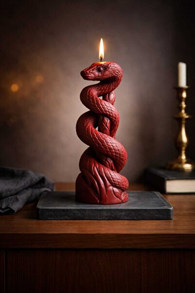 Faux Dyed Natural Soy Candle with Unusual Snake Details Decorative Snake Candle