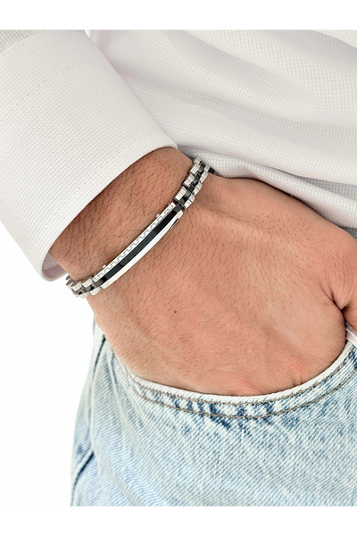 FERRO سوار رجالي من الفولاذ باللونين الفضي والأسود FRJ10143A-J مع ضمان لمدة ع...