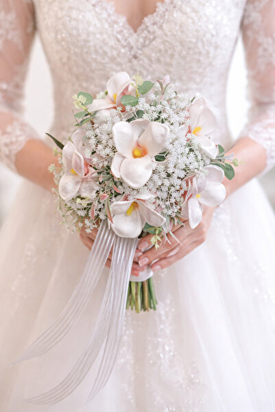 Acarflowers PEMBE MANOLYA CİPSOLU GELİN BUKETİ