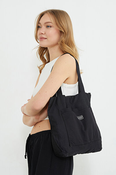 Fulla Moda حقيبة يد من القماش مع جيب