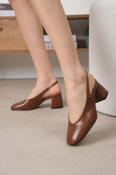 Mio Gusto Γυναικεία παπούτσια με χοντρό τακούνι Karina Brown