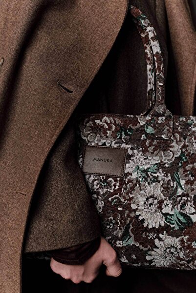 Manuka ΤΣΑΝΤΑ ΤΟΤΕ ΜΕ ΣΧΕΔΙΑ ΖΑΚΑΡ ΚΑΦΕ