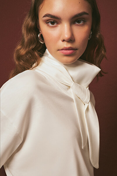 Manuka ΜΠΛΟΥΖΑ ΜΕ ΨΗΛΟ ΚΡΑΤΗΜΕΝΟ ΛΟΥΡΙ ΕΚΡΟΥ