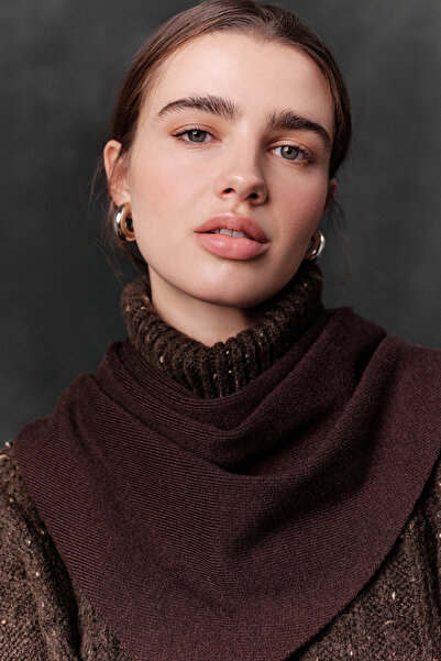 Manuka Τριγωνικό Φουλάρι - Καφέ με απαλή υφή