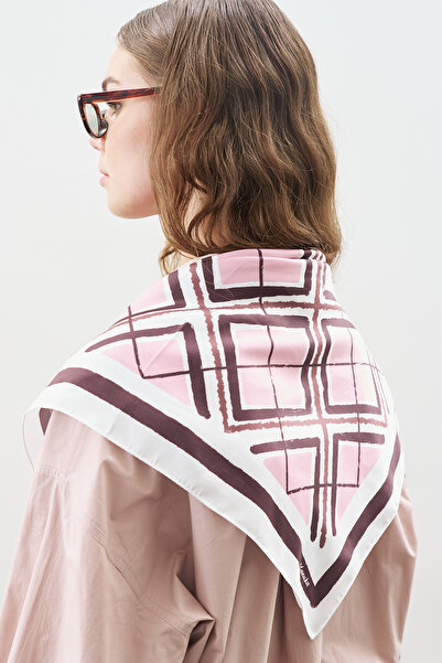 Manuka وشاح ساتان متوسط الحجم منقوش إيلايا