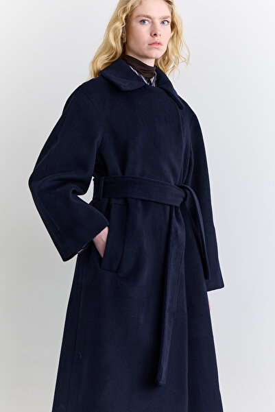 Manuka DÜZ KAPAMALI KAŞE KABAN LACİVERT