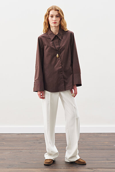 Manuka ΚΛΑΣΙΚΟ ΠΟΥΚΑΜΙΣΟ ΜΕ ΦΟΡΤΙΣΜΕΝΗ ΜΑΝΤΡΑΛΙΑ ΣΕ ΧΡΩΜΑ ΚΑΦΕ