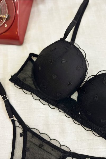 Lorinyo Women's Black Heart Embroidered Padded Bra Set - Stylish Underwire Lingerie Set with Support
