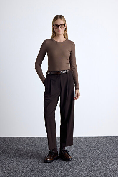 Manuka Bitter Brown Color Classic Cut Pleated Trousers