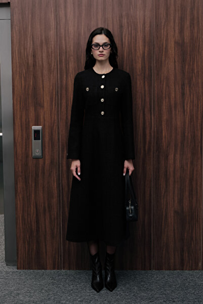 Manuka فستان أسود مزخرف بأزرار