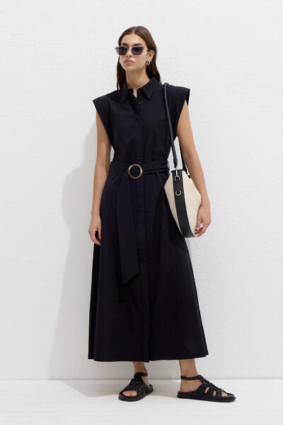 Manuka Μαύρο βαμβακερό φόρεμα με ζώνη