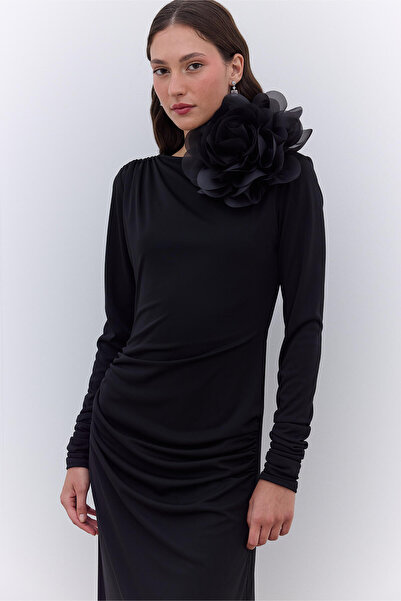 Manuka Schwarzes Hailey-Abendkleid mit Drapierung