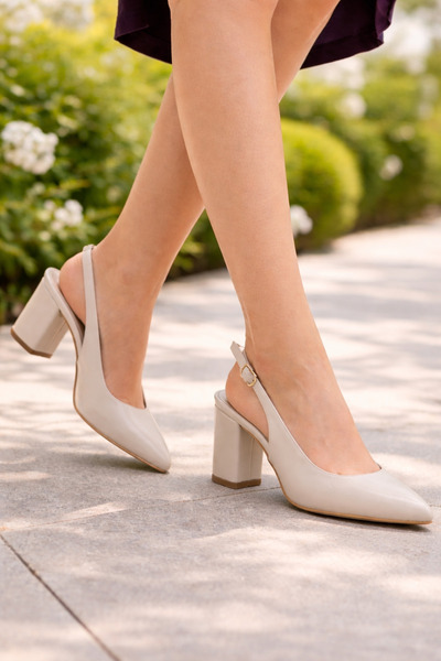 livens VELORA Kadın Bej Arkası Açık Bantlı Sivri Burun Kalın Topuklu Ayakkabı