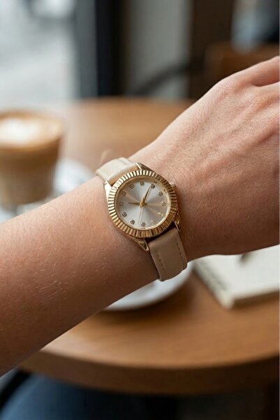 Leerybee ساعة يد نسائية من الجلد والستانلس ستيل للموسم الجديد