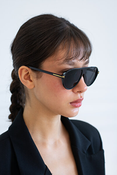 Zealous Women's Black Stylish Oval Sunglasses