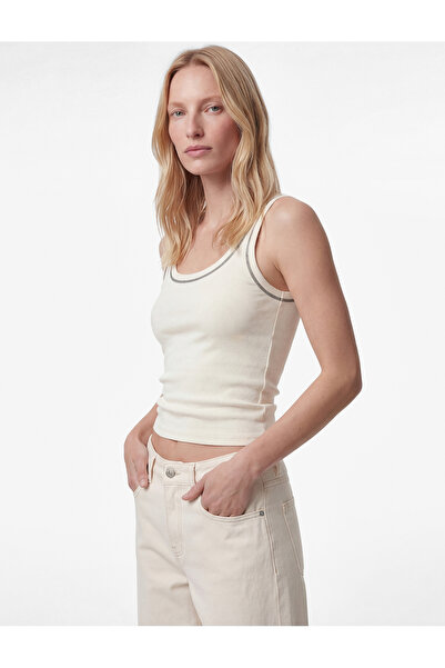 Koton Βαμβακερό εφαρμοστό εσώρουχο με λεπτομέρεια ραφής, λαιμόκοψη U και λαιμ...