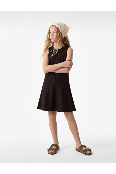 Koton Φόρεμα με λαιμόκοψη ποδηλάτου, αμάνικο, με λεπτομέρεια ραφής και πλισέ