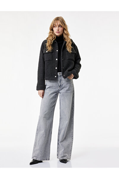 Koton Düğmeli Uzun Kollu Kapaklı Cep Detaylı Peluş Ceket