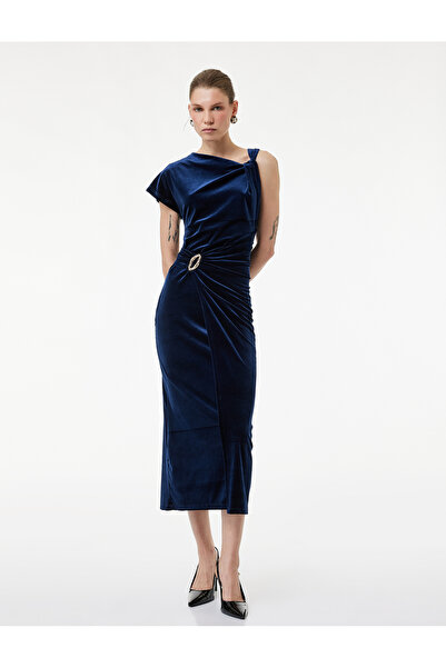 Koton Αμάνικο άνοιγμα Ασύμμετρο διπλό πέτο Μίντι Φόρεμα από βελούδο με αξεσουάρ