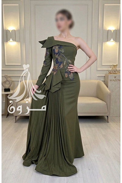 Mazoon Fashion Evening Dress with Flower Inserts and Pleats